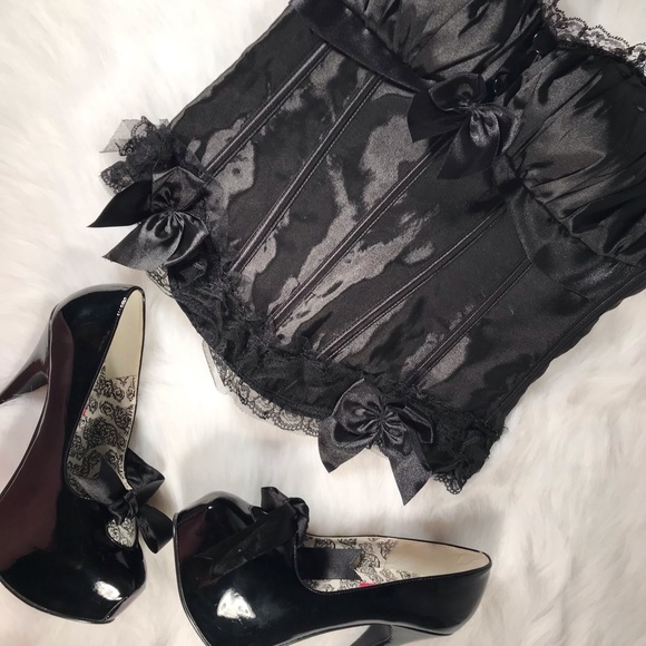 Medium black satin corset - Picture 1 of 6